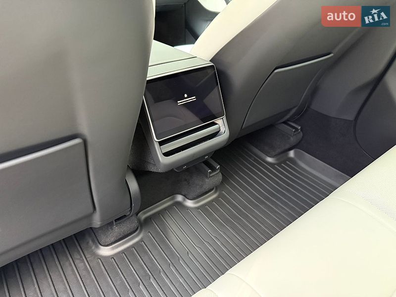 Внедорожник / Кроссовер Tesla Model Y 2025 в Львове фото 16 Внедорожник / Кроссовер Tesla Model Y 2025 в Львове