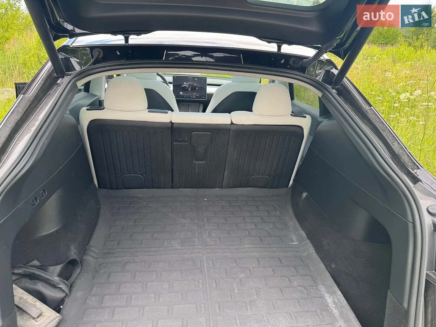 2022 Tesla Model Y - мініатюра 5