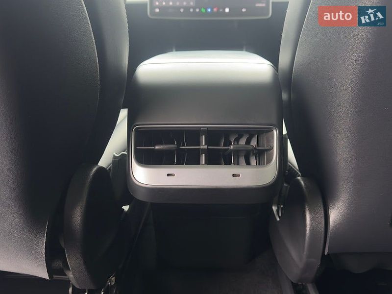 Внедорожник / Кроссовер Tesla Model Y 2020 в Луцке