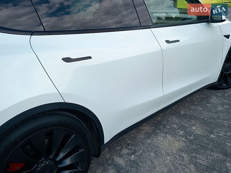 Позашляховик / Кросовер Tesla Model Y 2022 в Хмельницькому