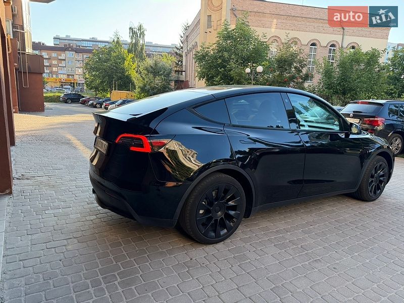 Позашляховик / Кросовер Tesla Model Y 2021 в Житомирі