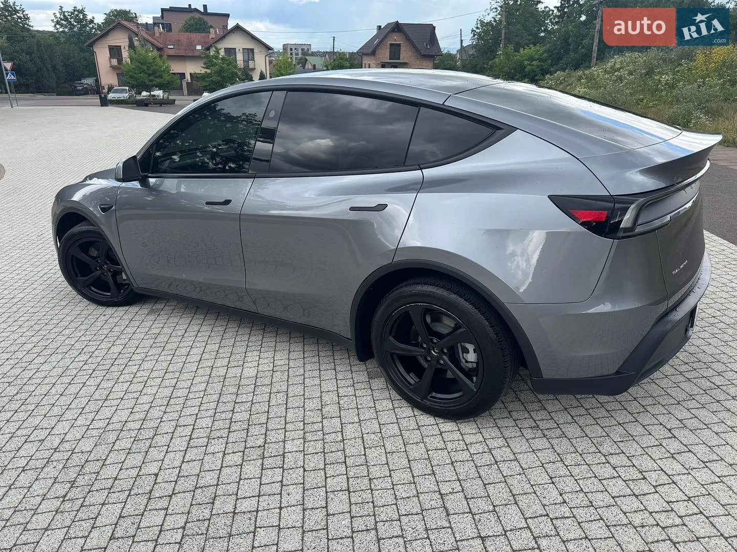 2025 Tesla Model Y - мініатюра 12
