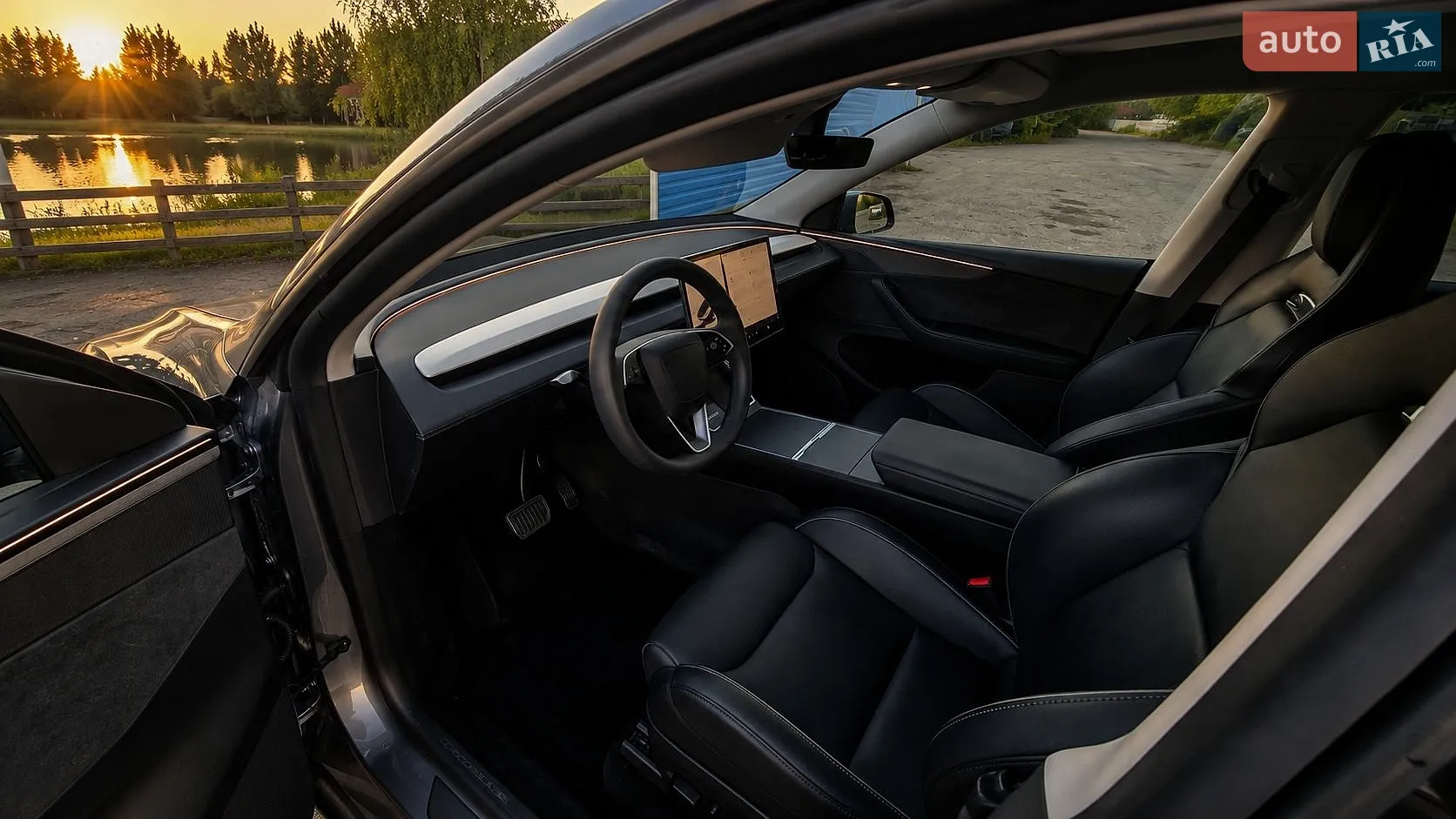 2025 Tesla Model Y - мініатюра 12