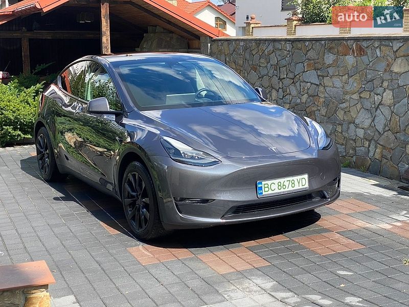 Позашляховик / Кросовер Tesla Model Y 2023 в Трускавці