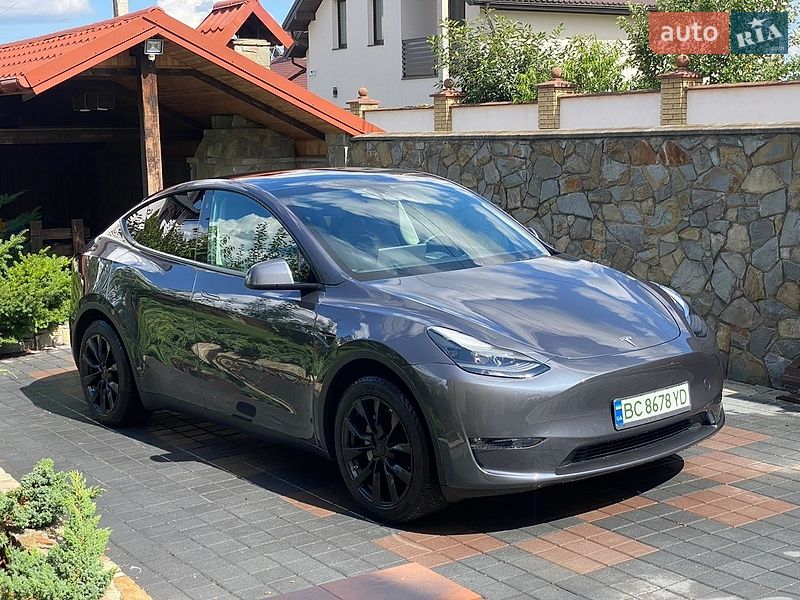 Позашляховик / Кросовер Tesla Model Y 2023 в Трускавці