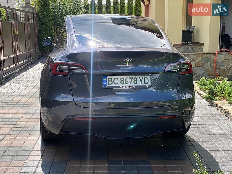 Позашляховик / Кросовер Tesla Model Y 2023 в Трускавці
