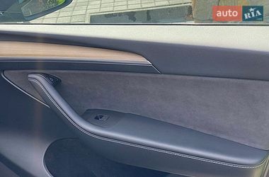 Позашляховик / Кросовер Tesla Model Y 2023 в Трускавці