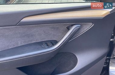 Позашляховик / Кросовер Tesla Model Y 2023 в Трускавці