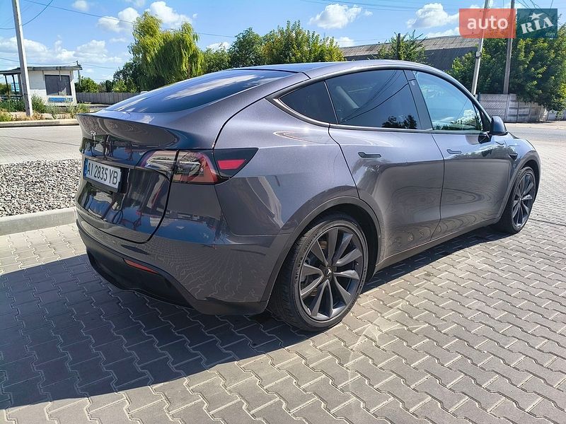 Внедорожник / Кроссовер Tesla Model Y 2023 в Киеве