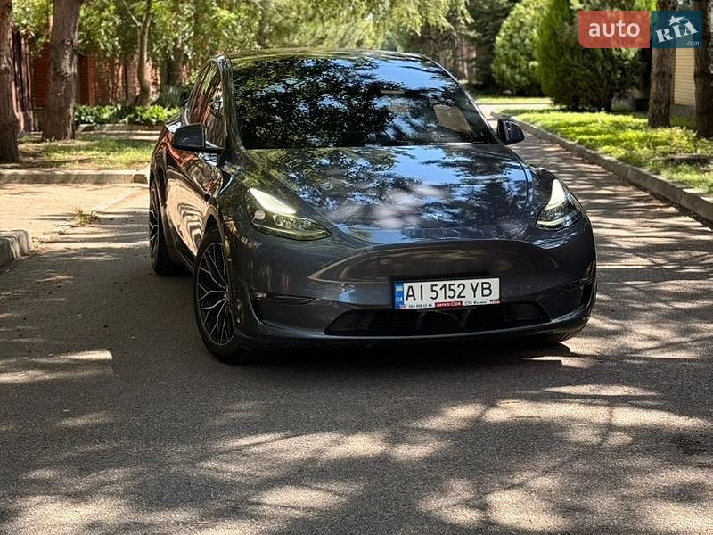 Tesla Model Y 2023