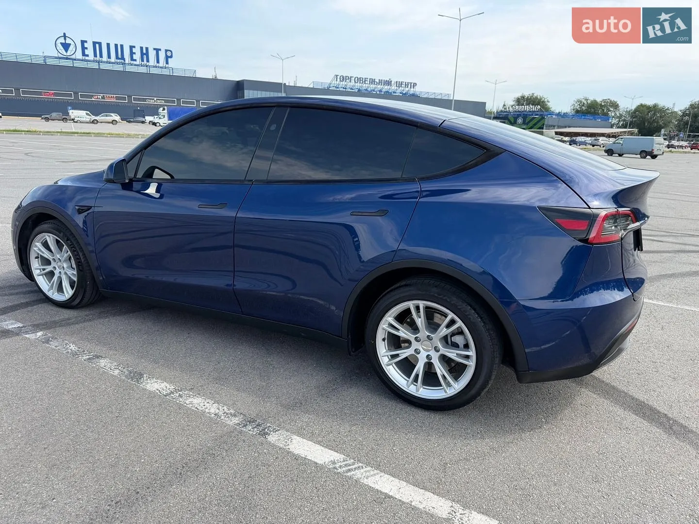 2024 Tesla Model Y - мініатюра 3