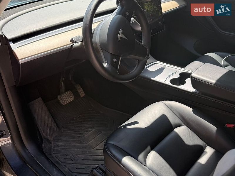 Позашляховик / Кросовер Tesla Model Y 2021 в Львові