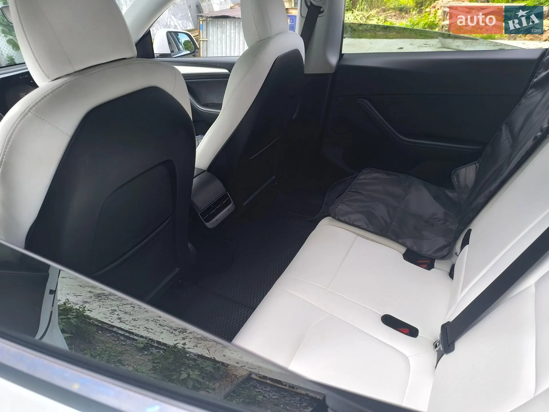 2022 Tesla Model Y - мініатюра 3
