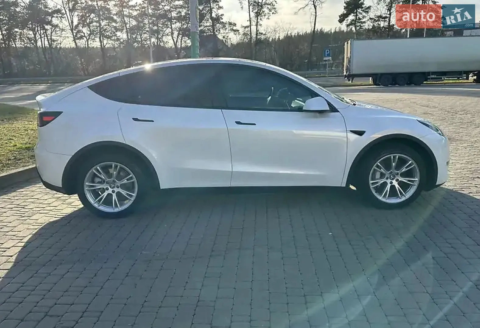 2022 Tesla Model Y - мініатюра 4