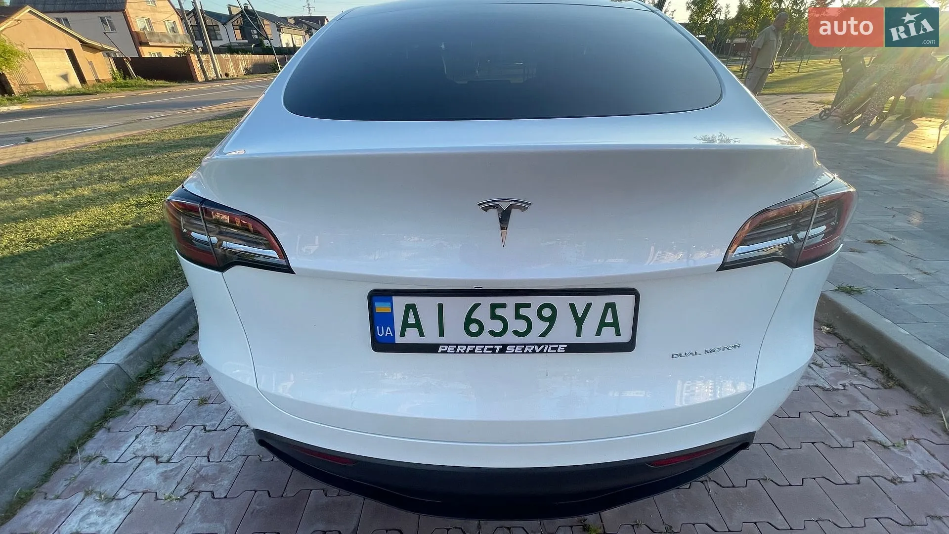 2024 Tesla Model Y - мініатюра 21