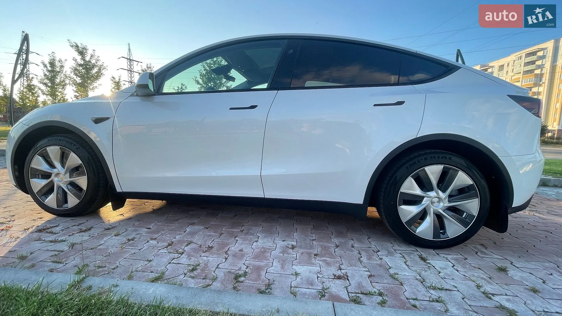 2024 Tesla Model Y - мініатюра 9