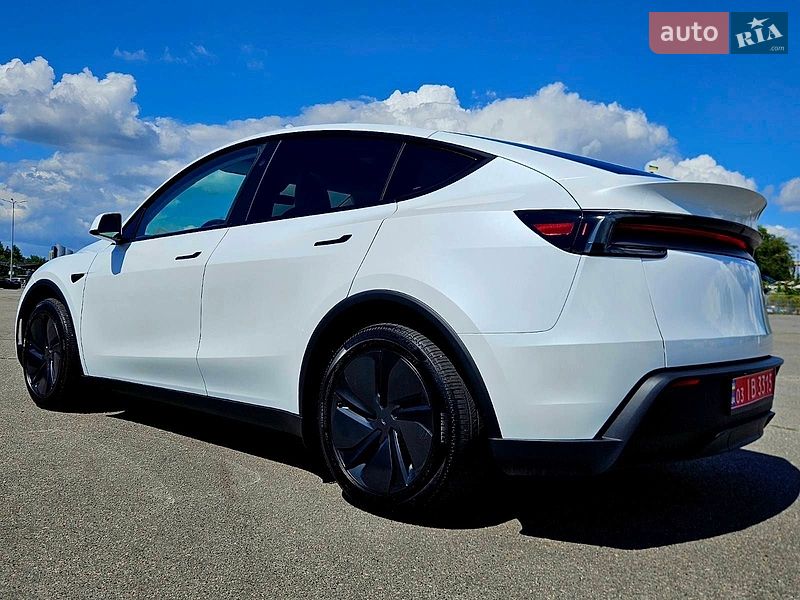 Позашляховик / Кросовер Tesla Model Y 2025 в Дніпрі