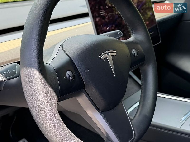 Внедорожник / Кроссовер Tesla Model Y 2021 в Киеве
