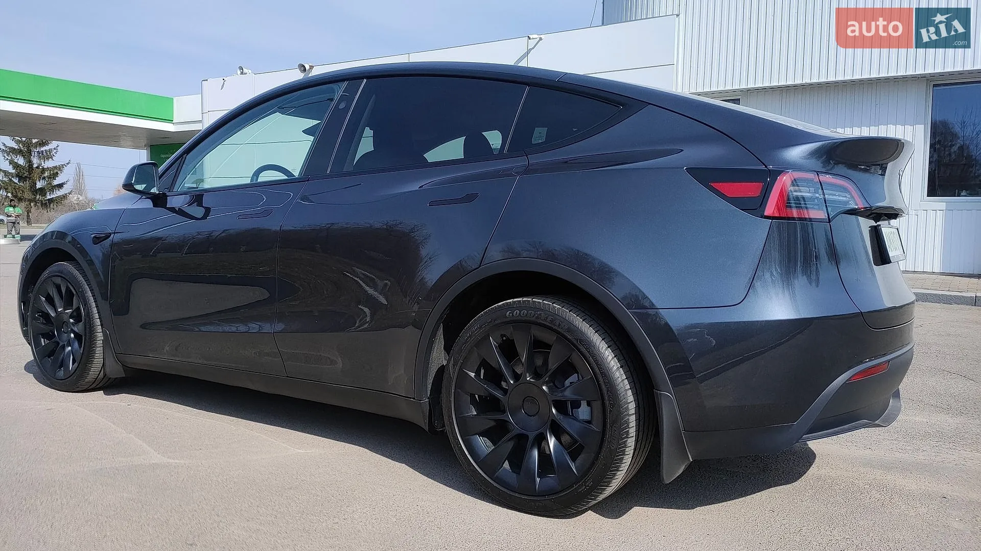 2025 Tesla Model Y - мініатюра 4