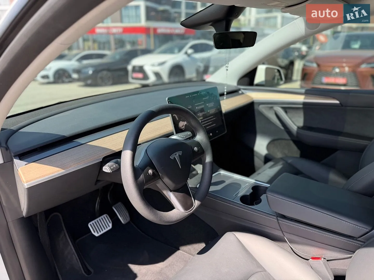 2024 Tesla Model Y - мініатюра 19