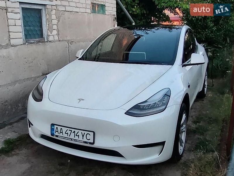 Tesla Model Y 2021