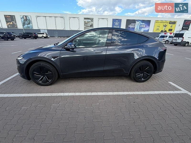 Позашляховик / Кросовер Tesla Model Y 2025 в Києві