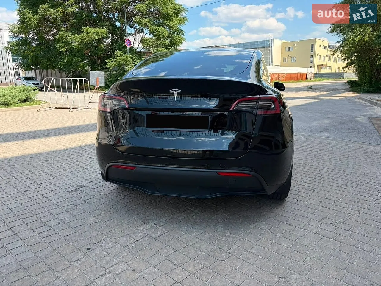 2022 Tesla Model Y - мініатюра 3