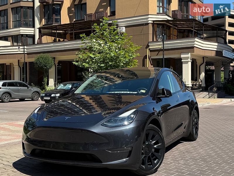 Внедорожник / Кроссовер Tesla Model Y 2024 в Киеве