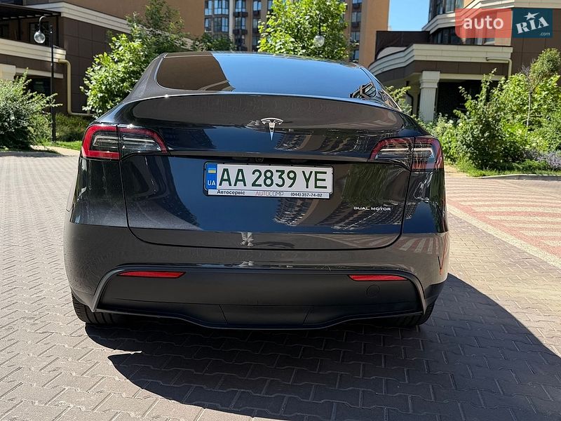Внедорожник / Кроссовер Tesla Model Y 2024 в Киеве