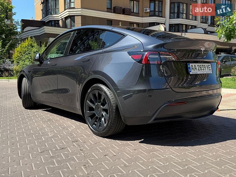 Внедорожник / Кроссовер Tesla Model Y 2024 в Киеве