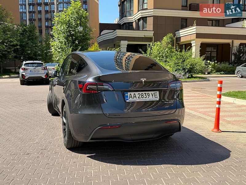 Внедорожник / Кроссовер Tesla Model Y 2024 в Киеве