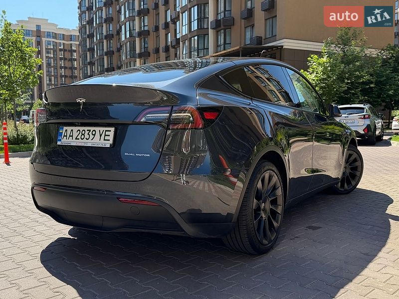 Внедорожник / Кроссовер Tesla Model Y 2024 в Киеве
