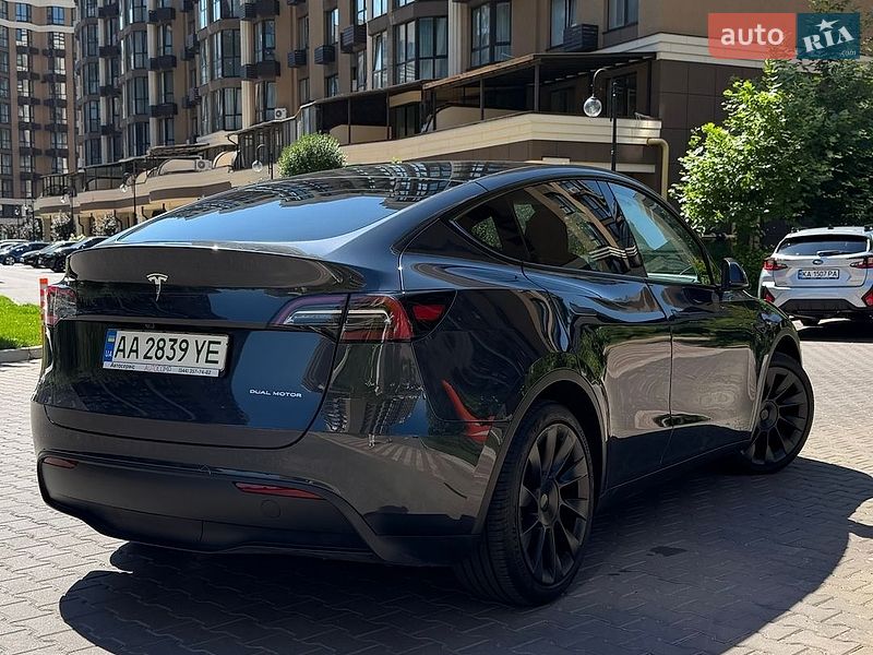Внедорожник / Кроссовер Tesla Model Y 2024 в Киеве