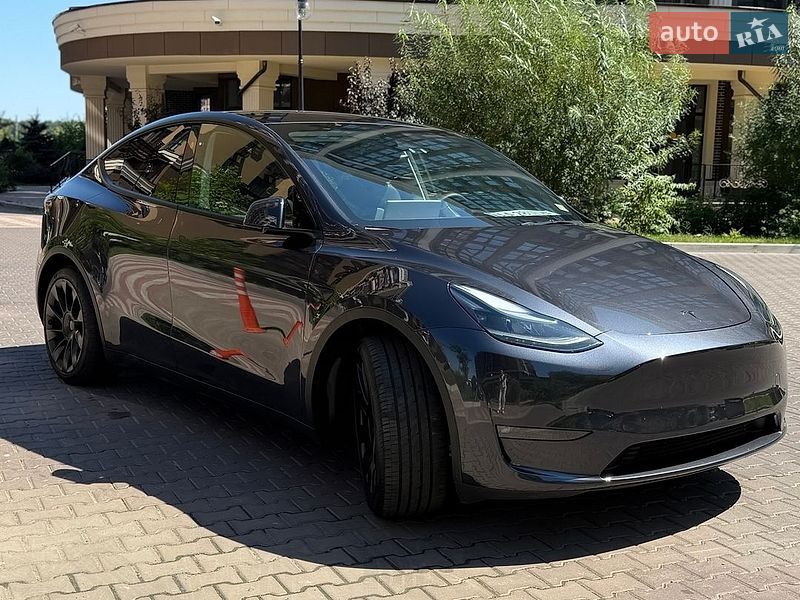 Внедорожник / Кроссовер Tesla Model Y 2024 в Киеве