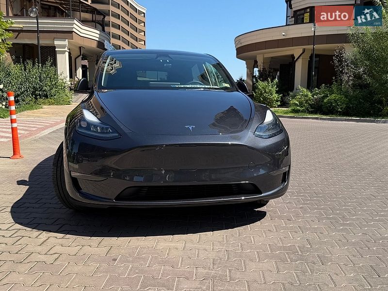 Внедорожник / Кроссовер Tesla Model Y 2024 в Киеве