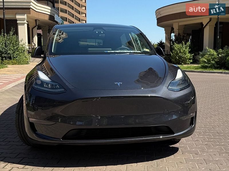 Внедорожник / Кроссовер Tesla Model Y 2024 в Киеве