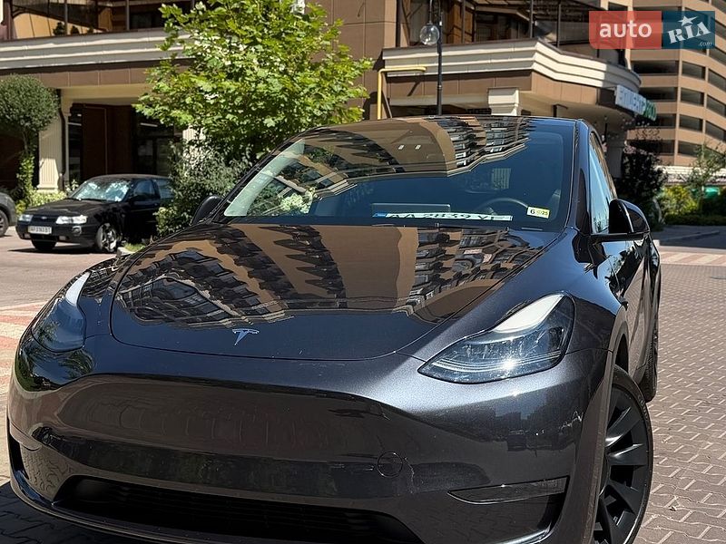Внедорожник / Кроссовер Tesla Model Y 2024 в Киеве