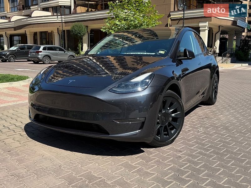 Внедорожник / Кроссовер Tesla Model Y 2024 в Киеве
