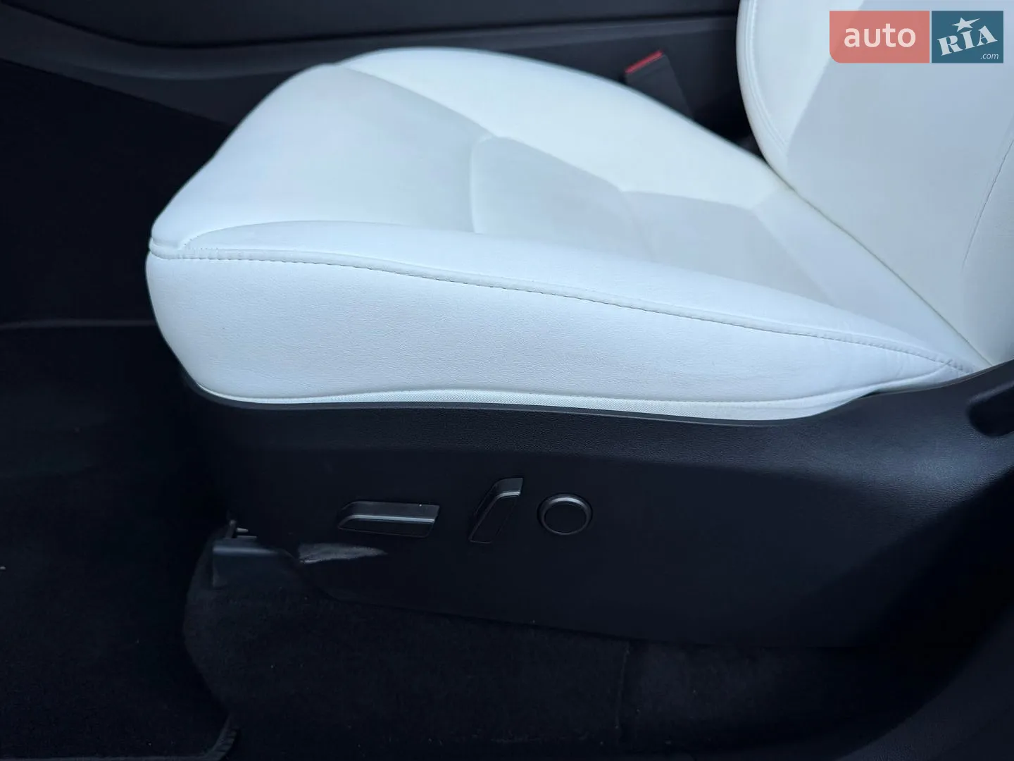 2024 Tesla Model Y - мініатюра 16