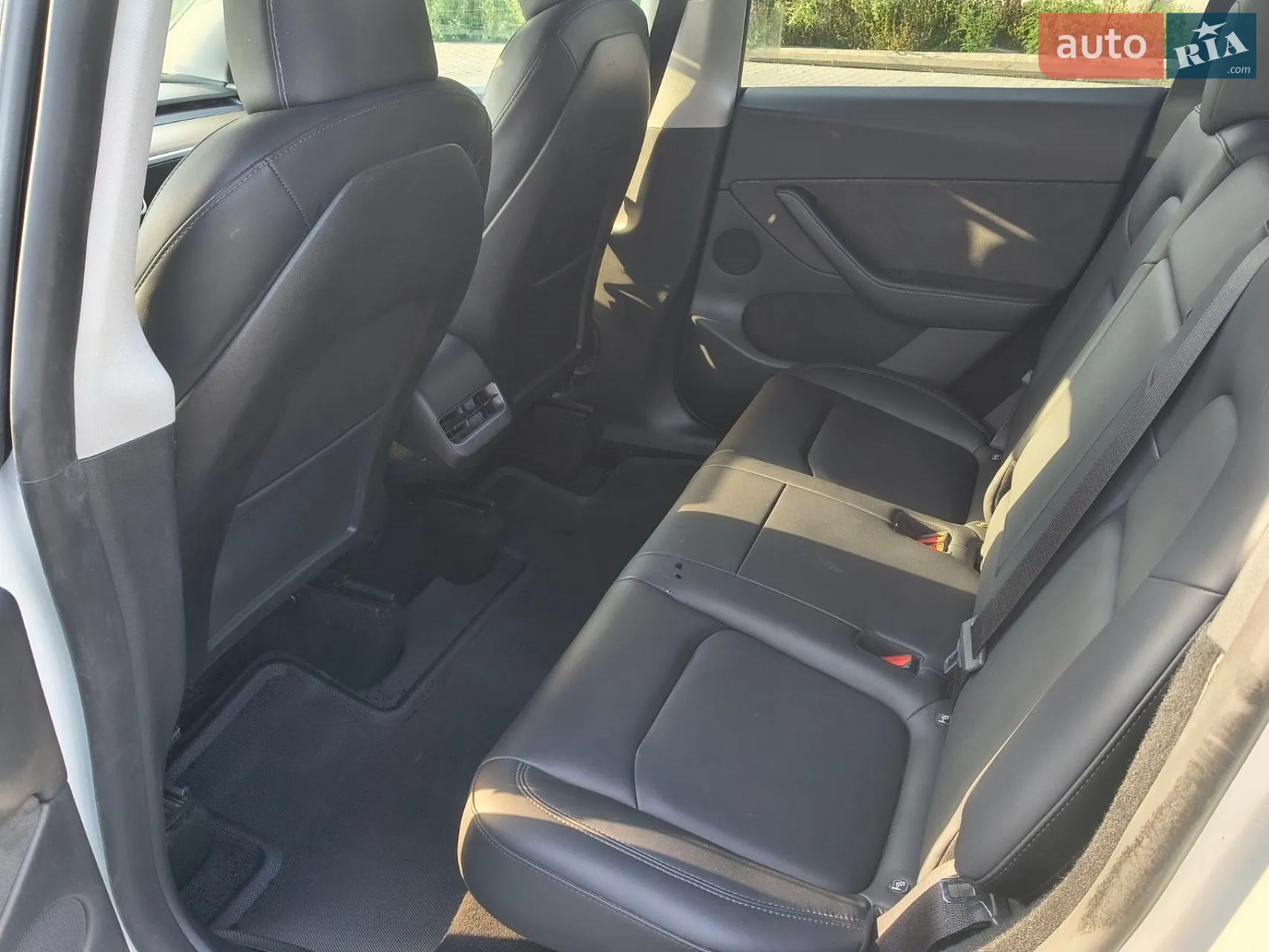 2024 Tesla Model Y - мініатюра 4