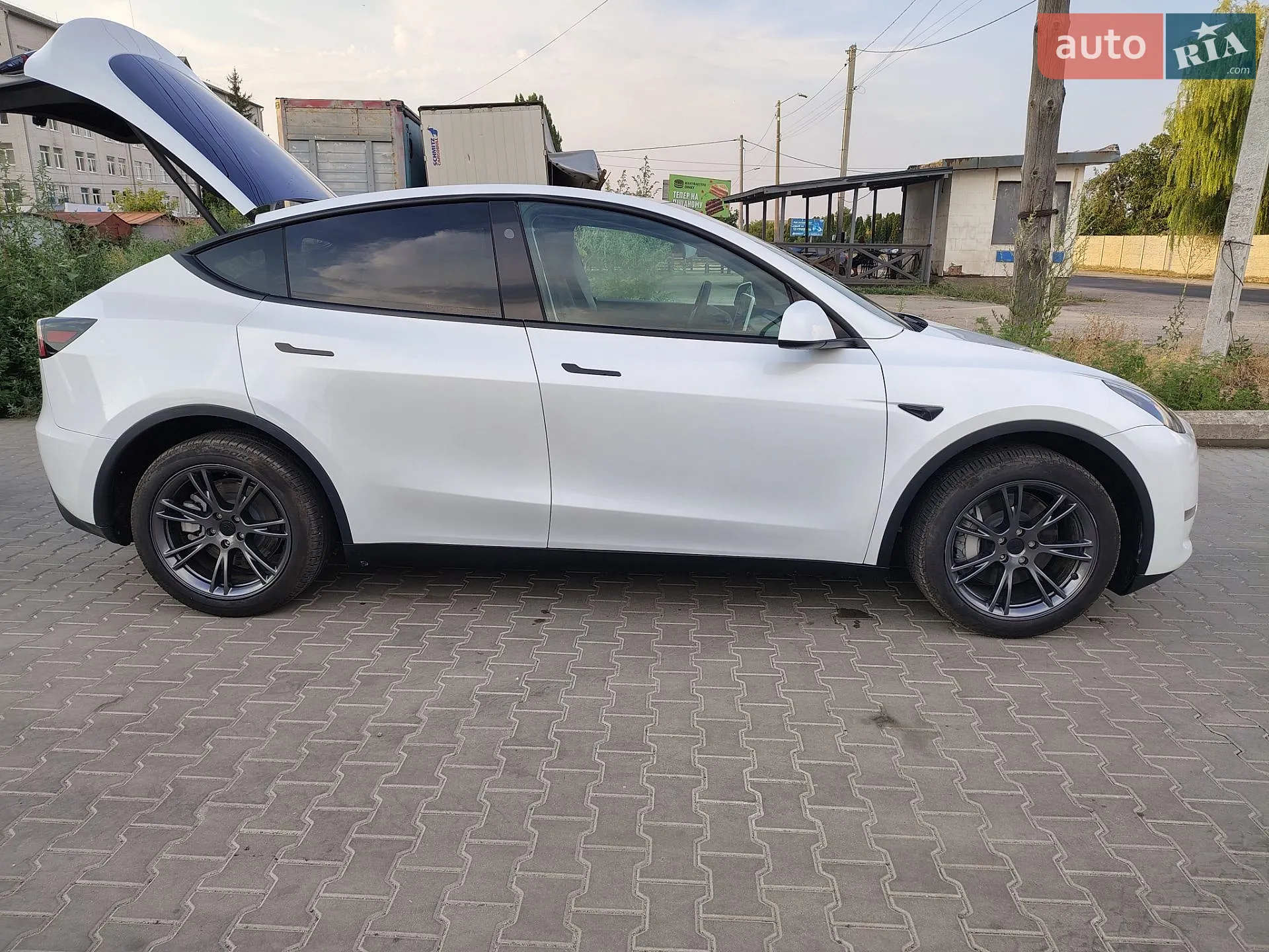 2024 Tesla Model Y - мініатюра 15
