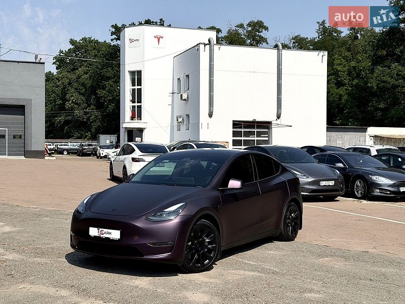 Tesla Model Y, фото з оголошення