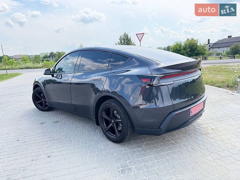 Внедорожник / Кроссовер Tesla Model Y 2025 в Львове