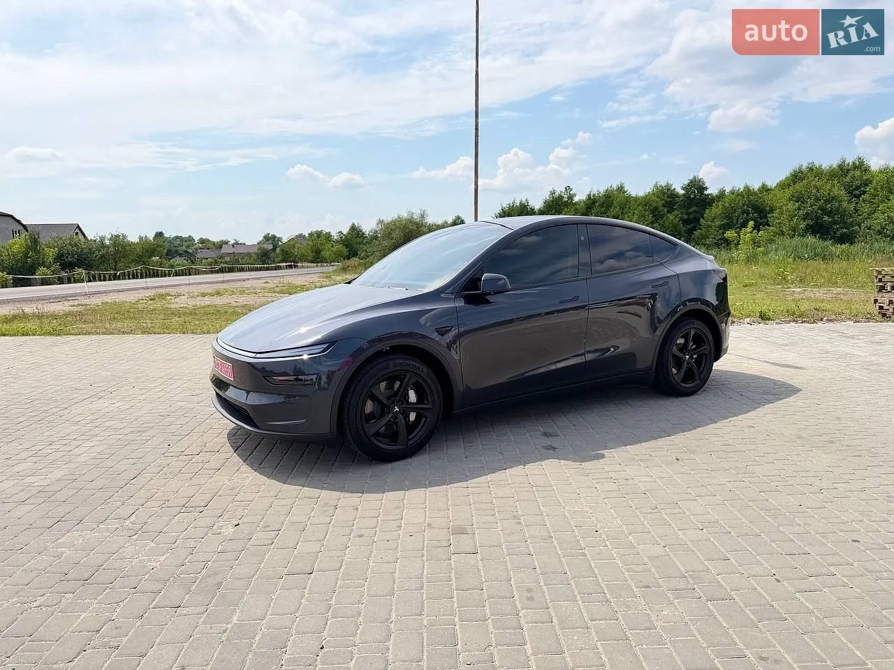 2025 Tesla Model Y - мініатюра 12