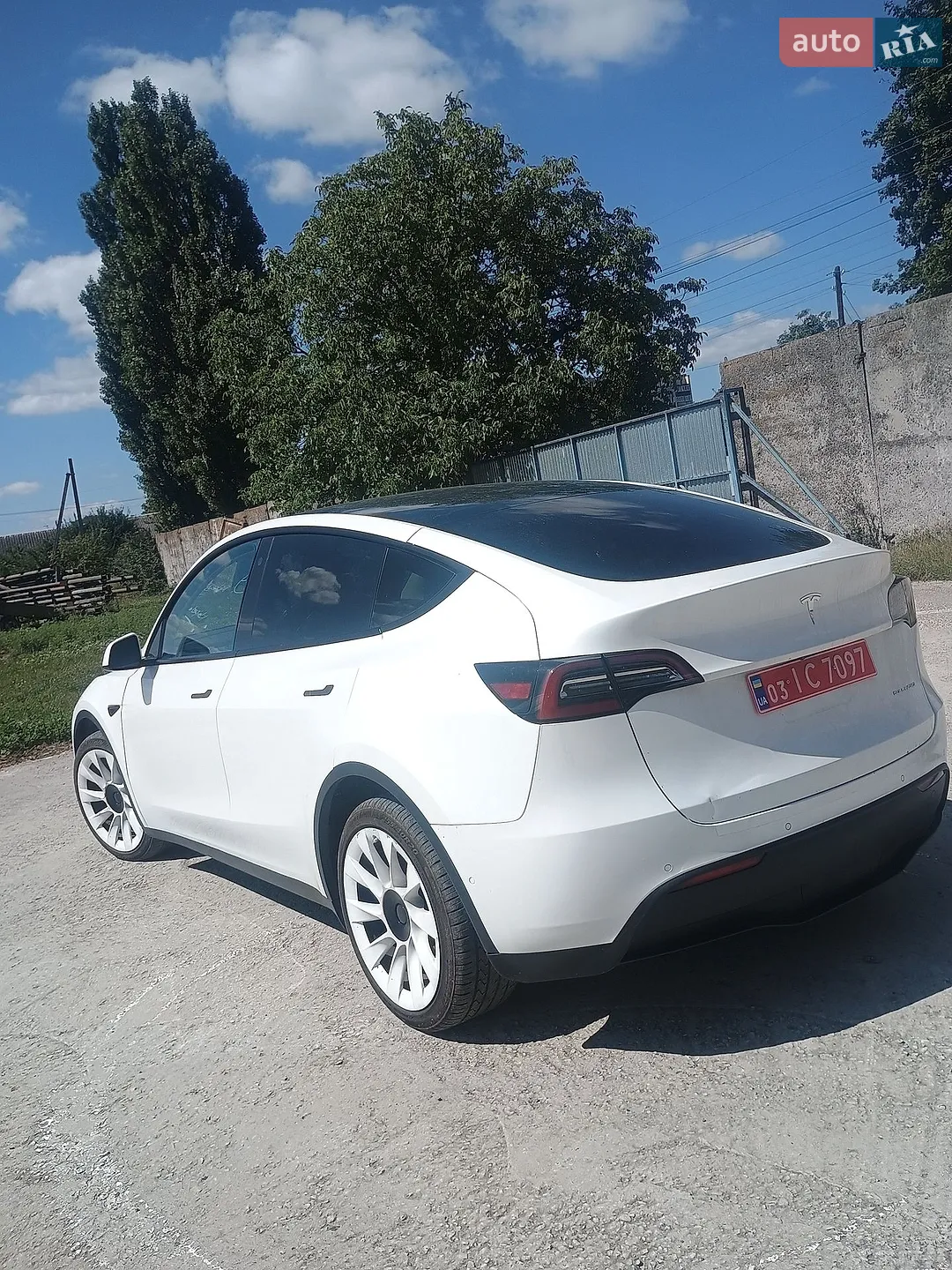 2022 Tesla Model Y - фото 1