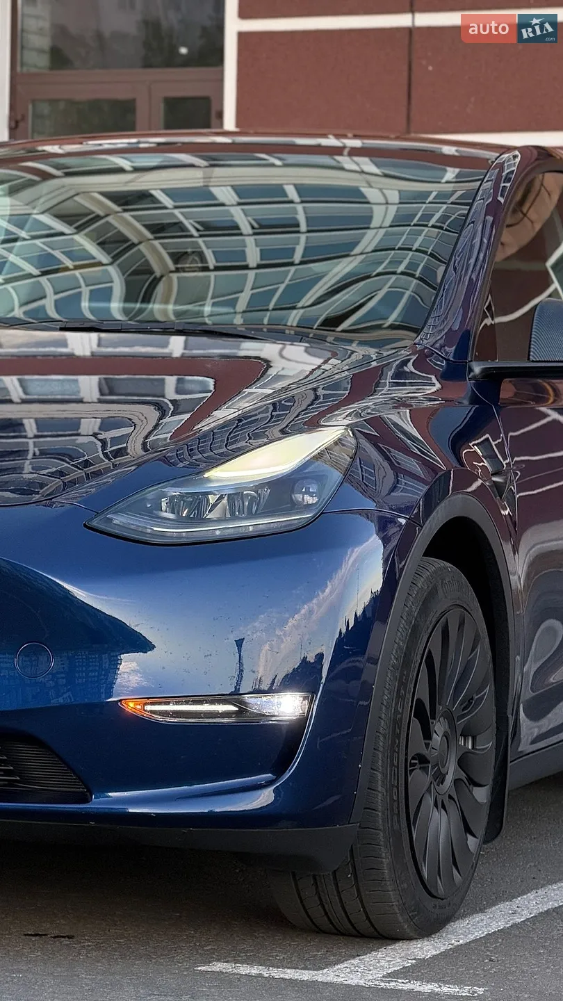 Tesla Model Y 2024 VIN 7SAYGAEE3RF111295 фото оголошення 5 з 23