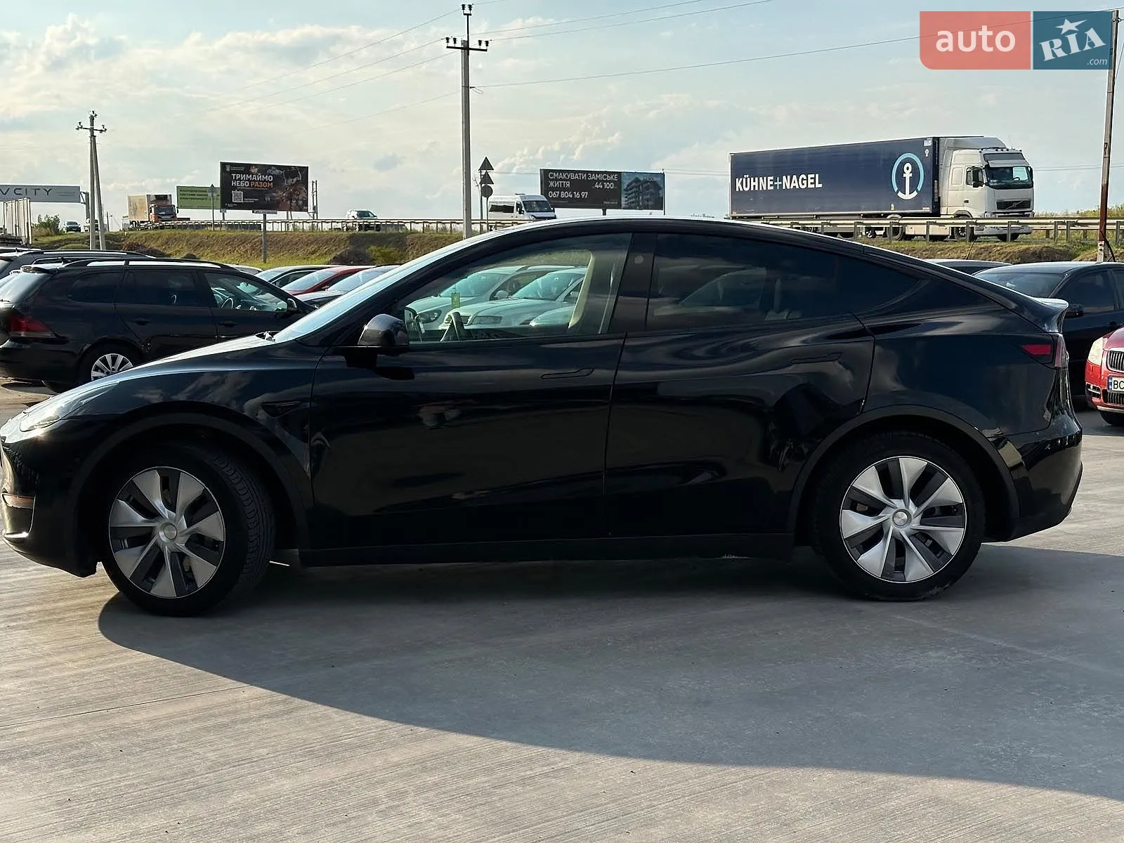 2024 Tesla Model Y - мініатюра 9