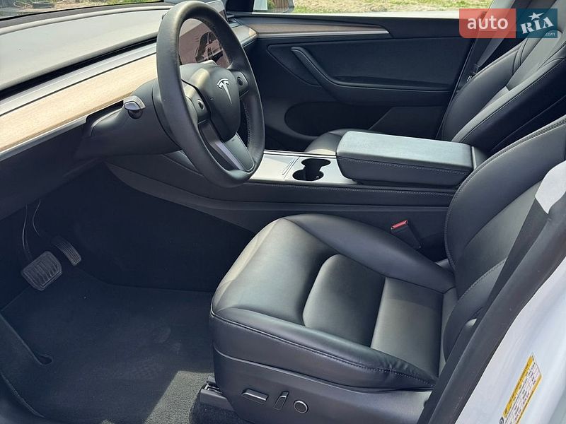 Позашляховик / Кросовер Tesla Model Y 2023 в Івано-Франківську