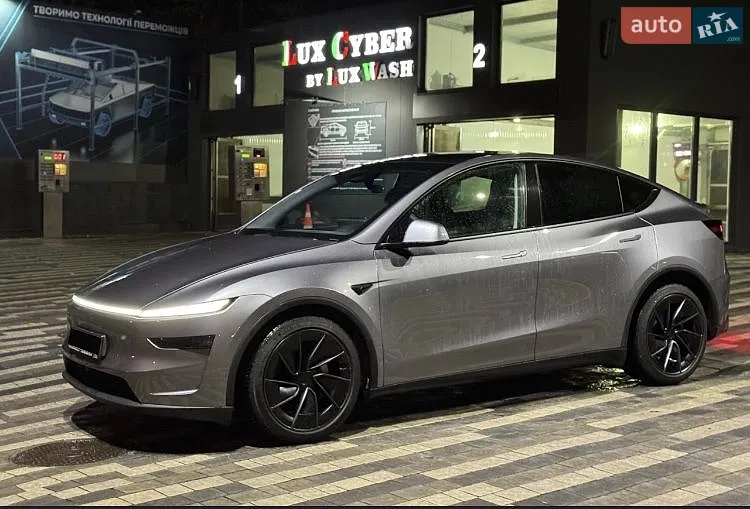 2025 Tesla Model Y - мініатюра 7