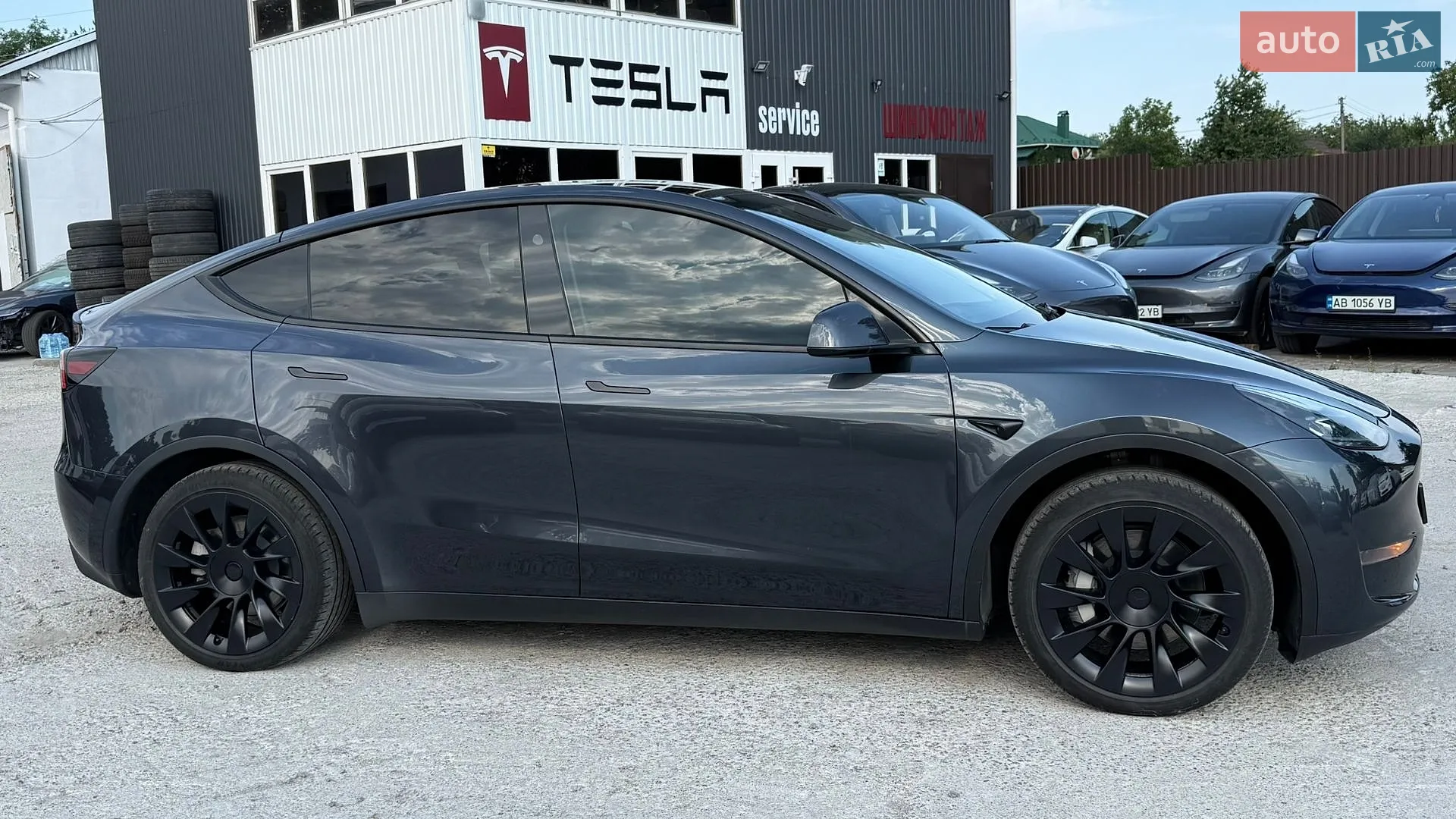2024 Tesla Model Y - мініатюра 3